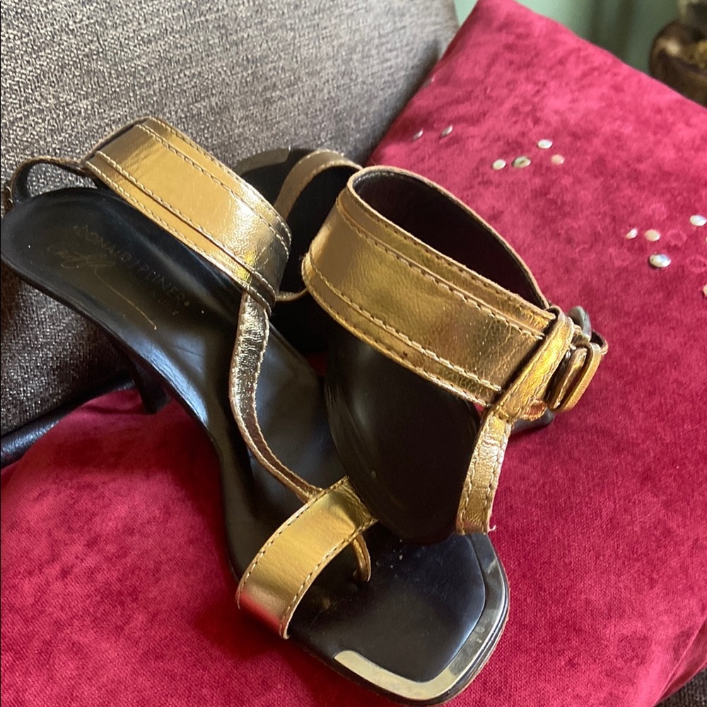Donald J. Plainer Gold and Black Women's Sandals - Picture 4 of 6
